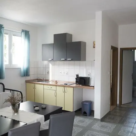 Daire Philip